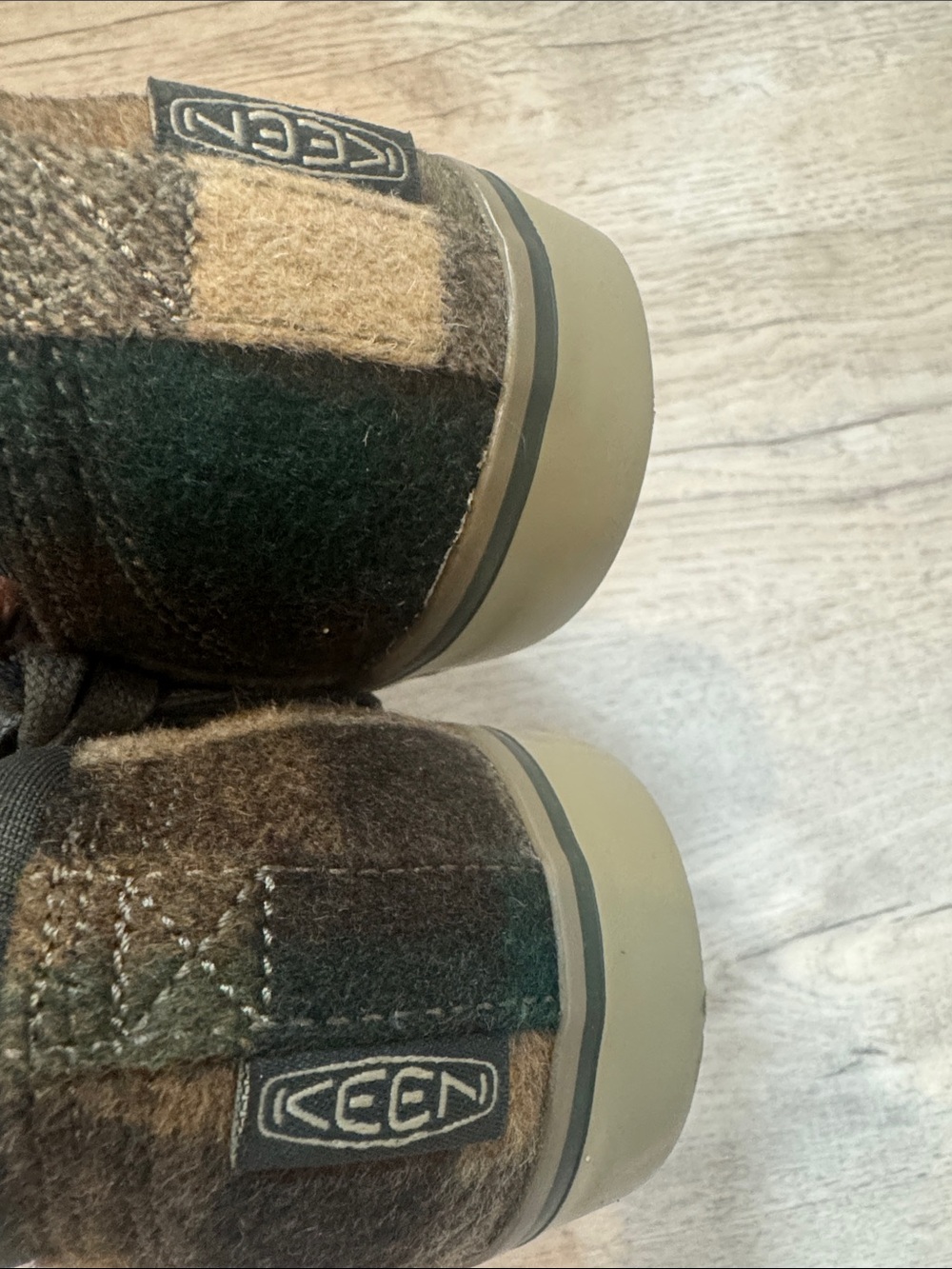 NWOT Keen Plaid Low-Top Sneakers in Olive Green and Brown - Picture 3 of 4